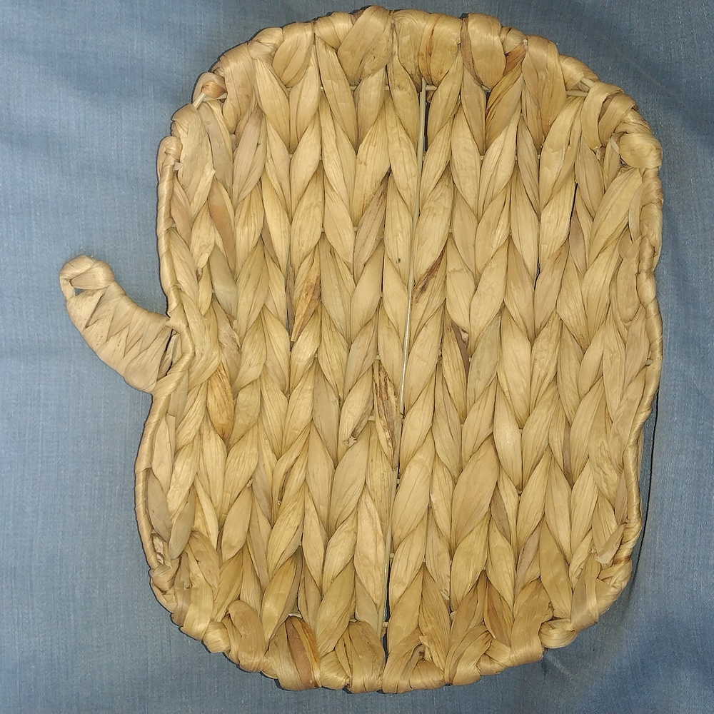 Woven Seagrass Pot Holder - Natural Straw Color